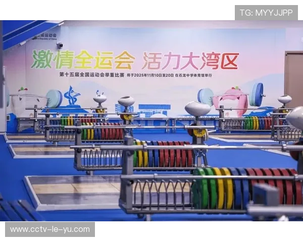 海宁探索举重赛事进商圈模式，观众购物观赛同步进行