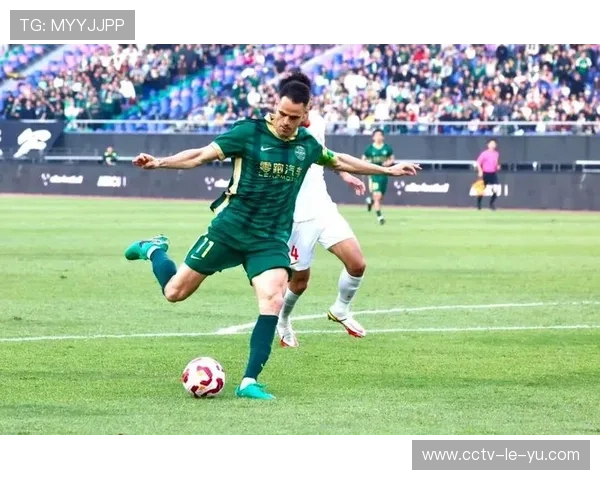 浙江俱乐部绿城球迷向即将离队的队长弗兰克致敬